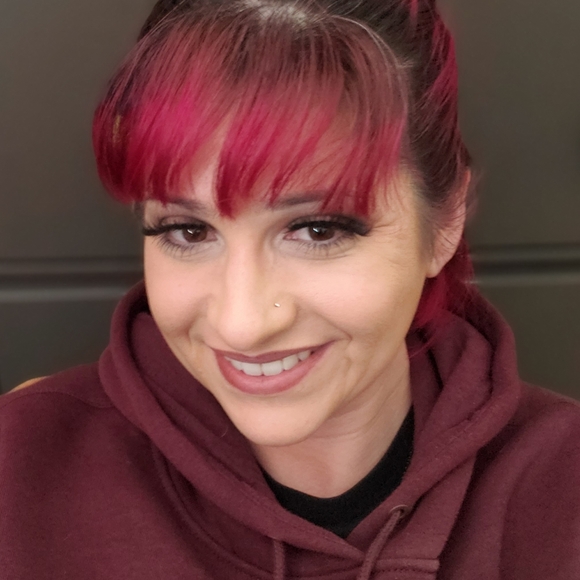 Meet your Posher, Cali - Picture 2 of 3